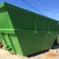 Veszélyes és nem veszélyes hulladék szállító nyitott, ill. zárt konténerek